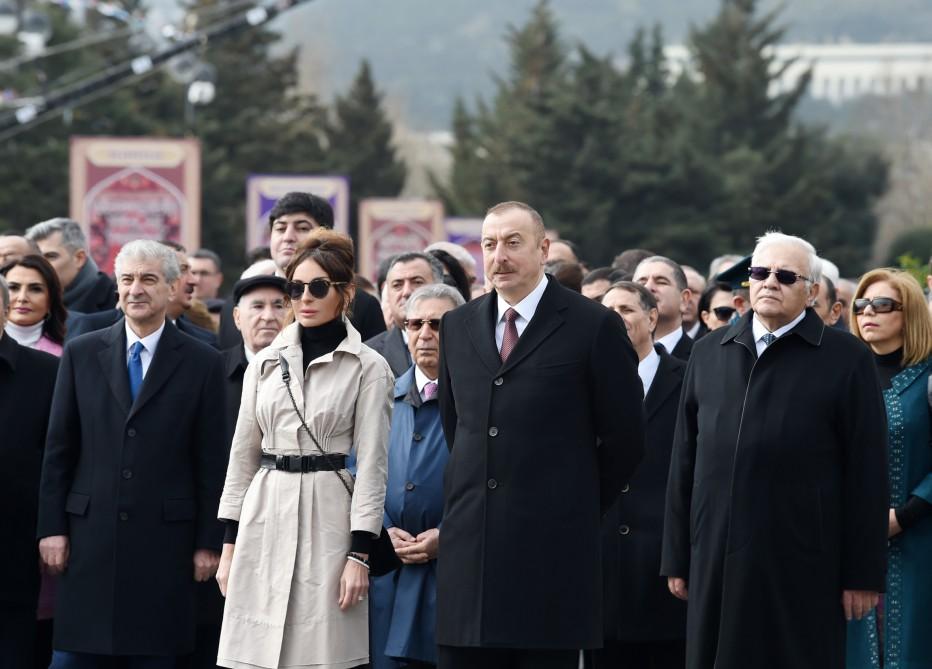 Prezident İlham Əliyev və birinci xanım Mehriban Əliyeva Novruz bayramı münasibətilə ümumxalq şənliyində iştirak ediblər (YENİLƏNİB-3) (FOTO)
