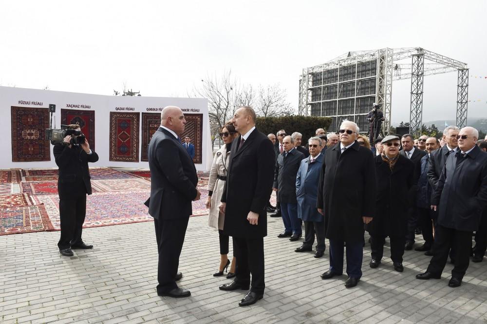 Prezident İlham Əliyev və birinci xanım Mehriban Əliyeva Novruz bayramı münasibətilə ümumxalq şənliyində iştirak ediblər (YENİLƏNİB-3) (FOTO)