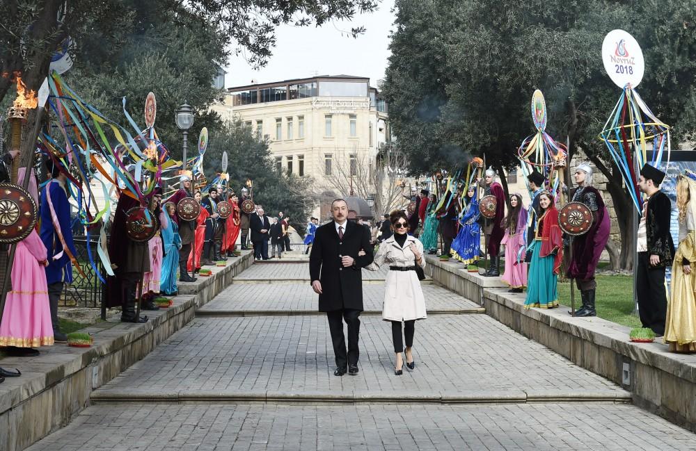 Prezident İlham Əliyev və birinci xanım Mehriban Əliyeva Novruz bayramı münasibətilə ümumxalq şənliyində iştirak ediblər (YENİLƏNİB-3) (FOTO)