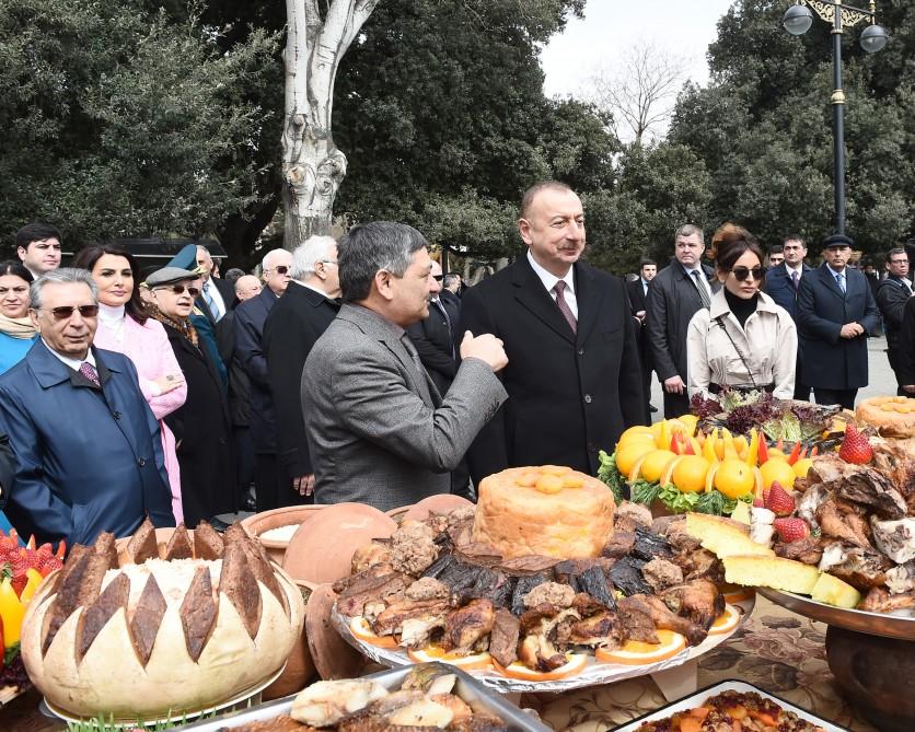 Prezident İlham Əliyev və birinci xanım Mehriban Əliyeva Novruz bayramı münasibətilə ümumxalq şənliyində iştirak ediblər (YENİLƏNİB-3) (FOTO)