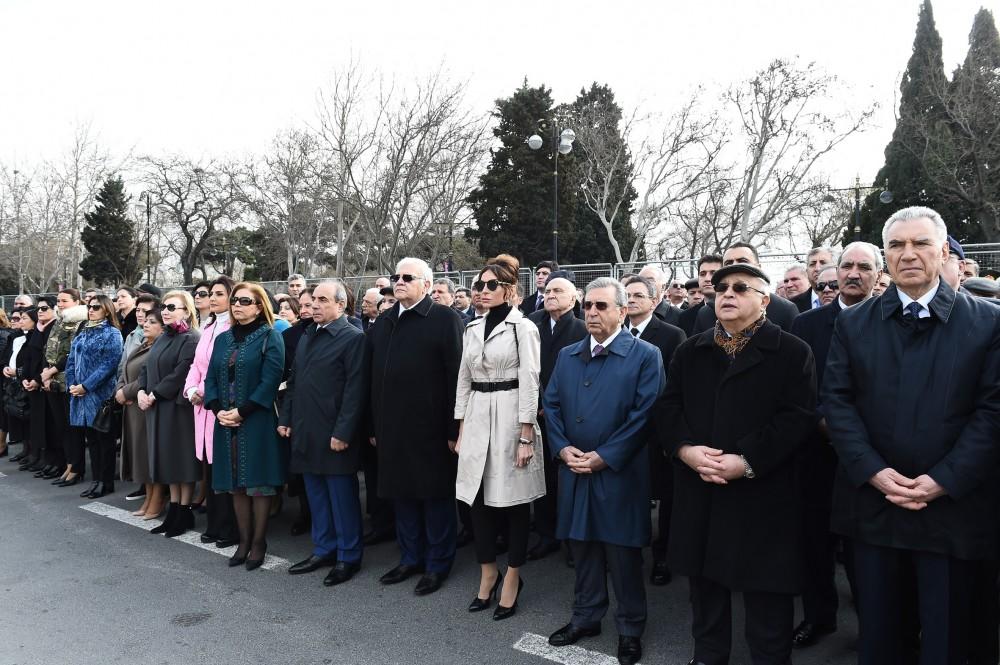 Prezident İlham Əliyev və birinci xanım Mehriban Əliyeva Novruz bayramı münasibətilə ümumxalq şənliyində iştirak ediblər (YENİLƏNİB-3) (FOTO)