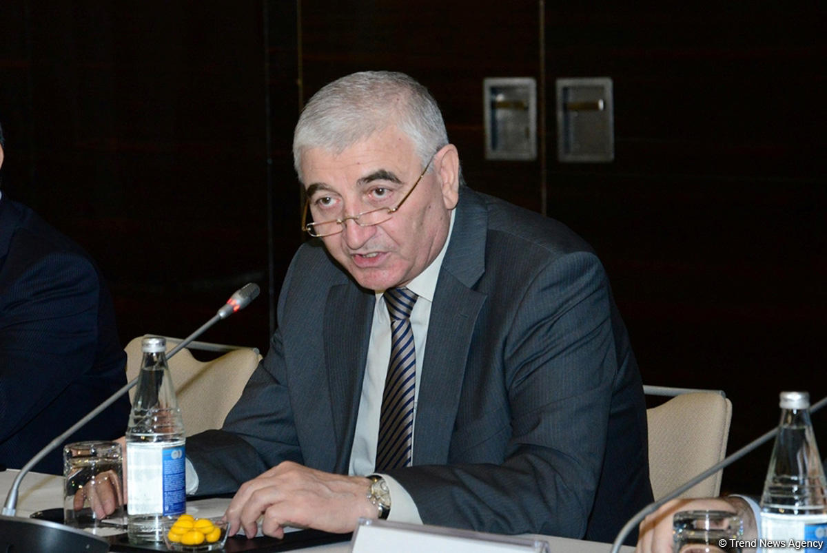 Əli Həsənov: KİV-lər diqqətli olmalıdır ki, Seçki Məcəlləsinin tələbləri pozulmasın (FOTO)