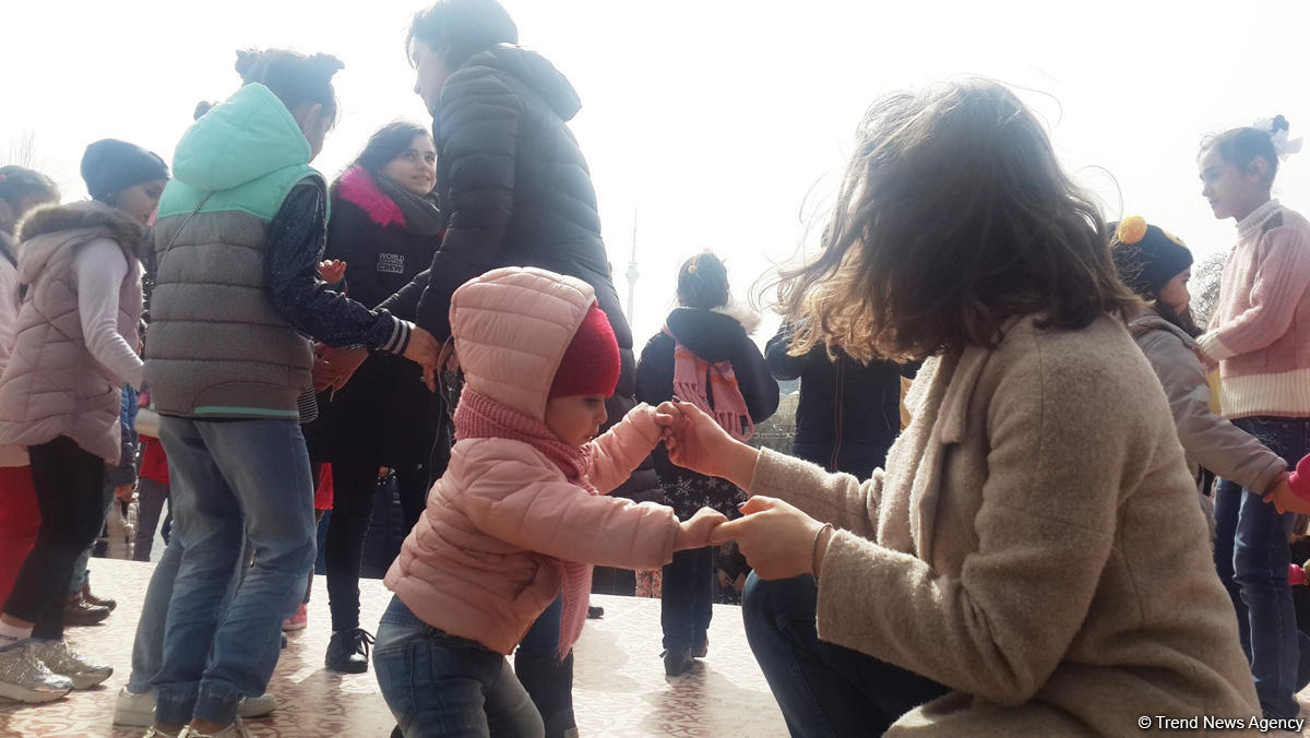 “Doğma Bulvarda”  -  “Bahar Nağılı”! (FOTO)