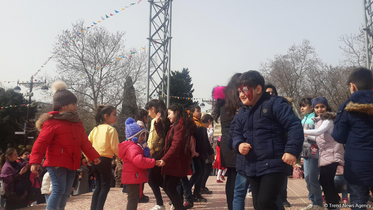 “Doğma Bulvarda”  -  “Bahar Nağılı”! (FOTO)