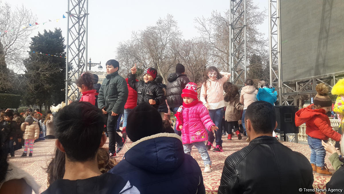 “Doğma Bulvarda”  -  “Bahar Nağılı”! (FOTO)