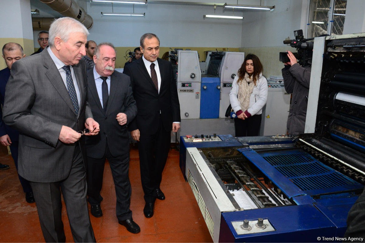 Azərbaycanda prezident seçkiləri ilə əlaqədar seçki bülletenlərinin çapına başlanılıb (FOTO)