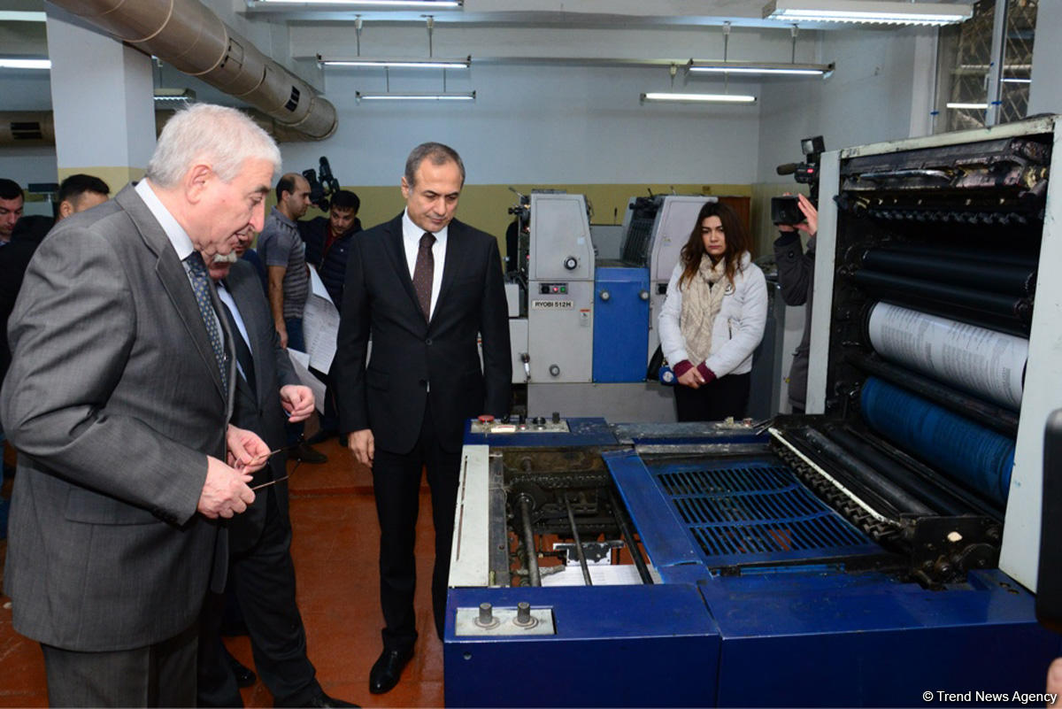 Azərbaycanda prezident seçkiləri ilə əlaqədar seçki bülletenlərinin çapına başlanılıb (FOTO)