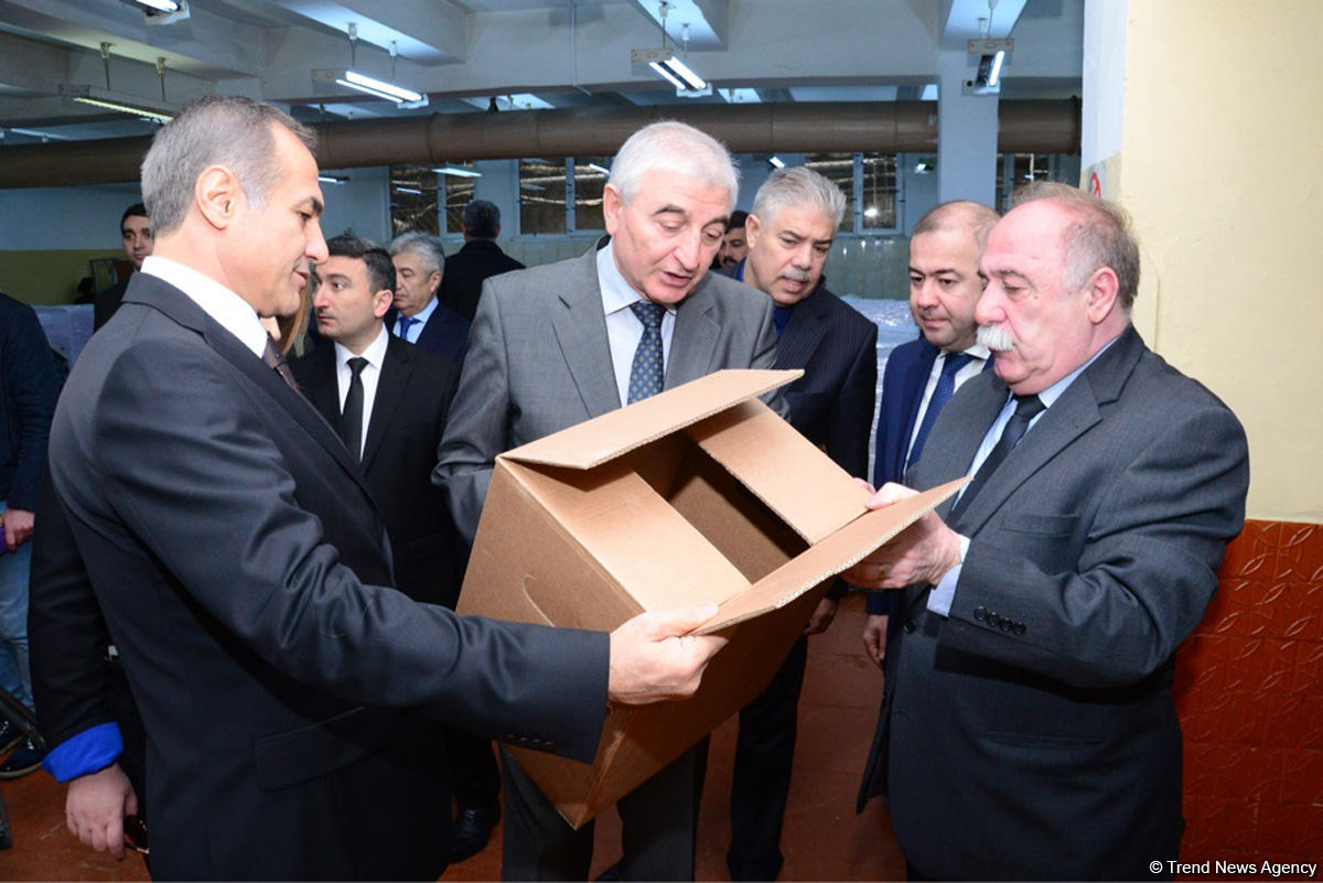 Azərbaycanda prezident seçkiləri ilə əlaqədar seçki bülletenlərinin çapına başlanılıb (FOTO)