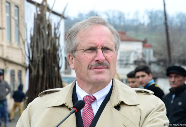 Səfir: Bir sıra qüvvələr xalqları ayırmağa çalışsa da, ABŞ və Azərbaycan ortaq məqsədlər uğrunda birgə işləməkdə maraqlıdır