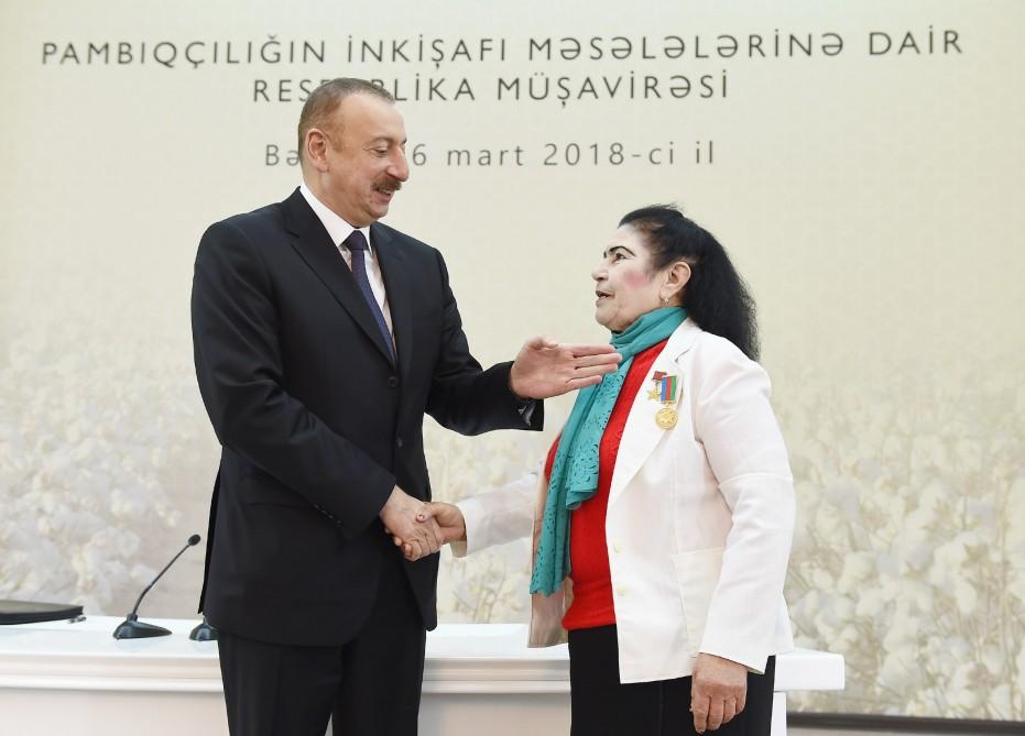 Bərdədə Prezident İlham Əliyevin sədrliyi ilə pambıqçılığın inkişafına dair respublika müşavirəsi keçirilib (FOTO) (YENİLƏNİB-4)