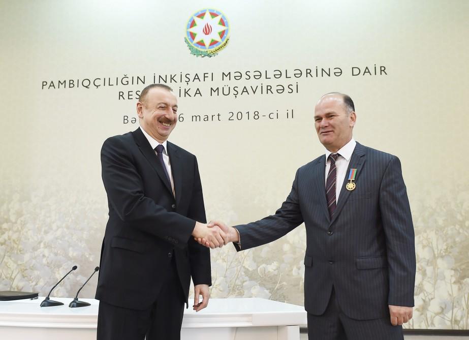Bərdədə Prezident İlham Əliyevin sədrliyi ilə pambıqçılığın inkişafına dair respublika müşavirəsi keçirilib (FOTO) (YENİLƏNİB-4)