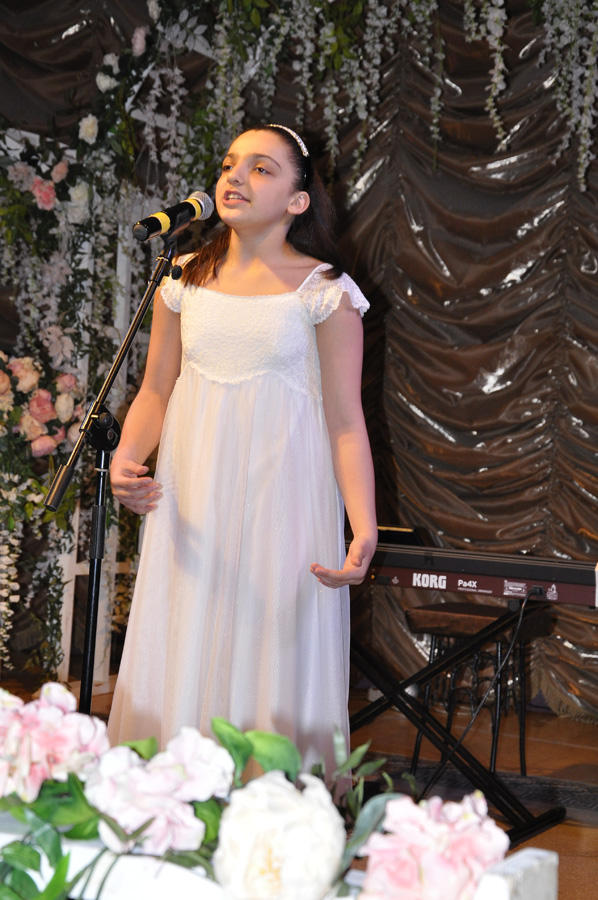 13 yaşlı azərbaycanlı pianoçu Almaniyada beynəlxalq müsabiqənin qalibi olub (FOTO)