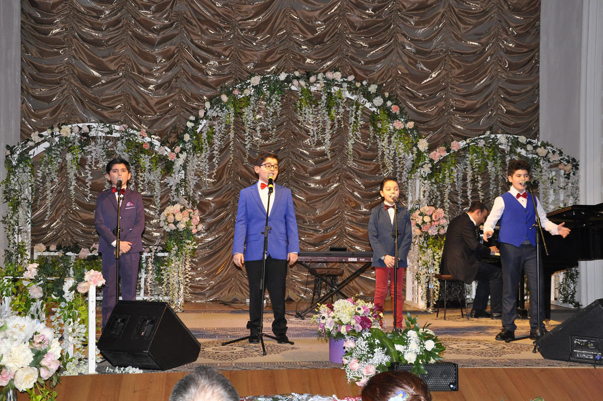 13 yaşlı azərbaycanlı pianoçu Almaniyada beynəlxalq müsabiqənin qalibi olub (FOTO)