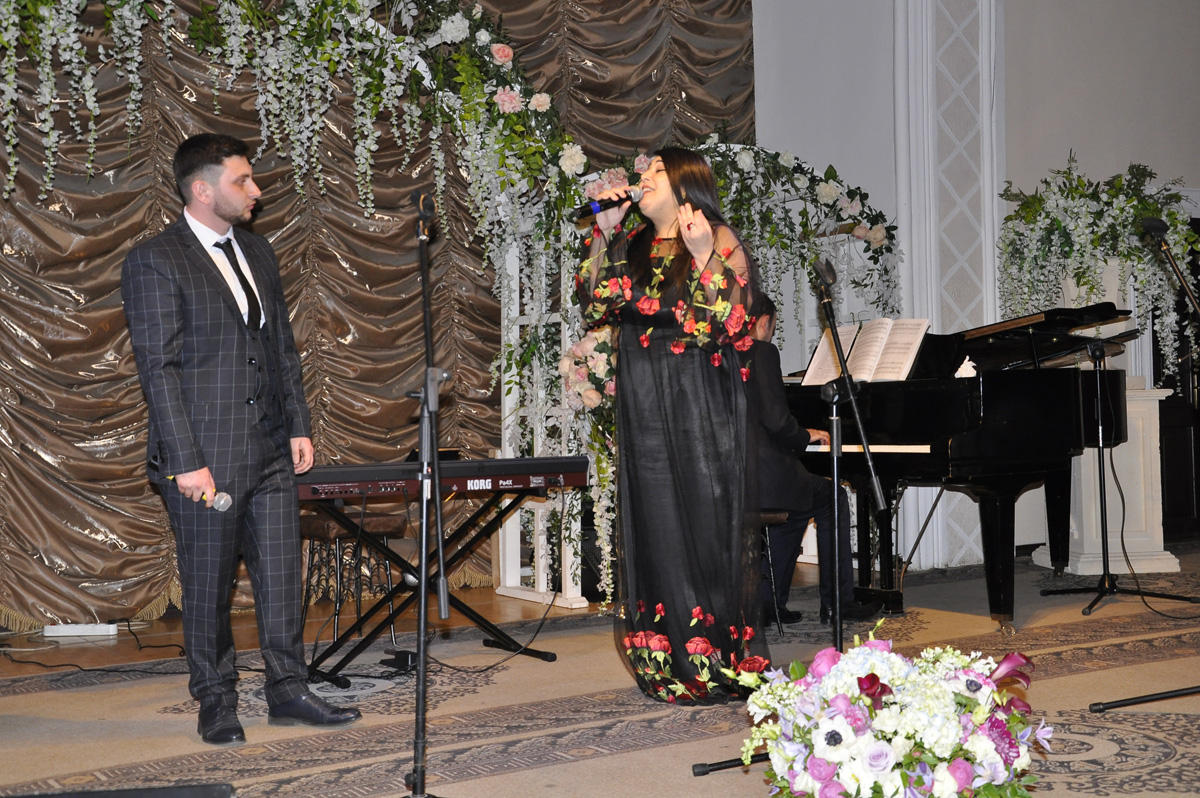 13 yaşlı azərbaycanlı pianoçu Almaniyada beynəlxalq müsabiqənin qalibi olub (FOTO)