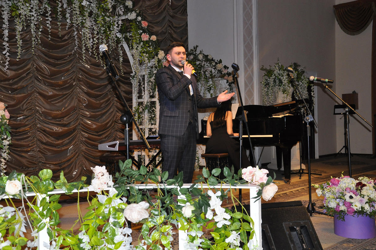 13 yaşlı azərbaycanlı pianoçu Almaniyada beynəlxalq müsabiqənin qalibi olub (FOTO)