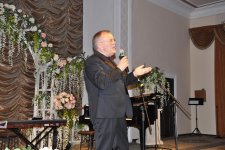 13 yaşlı azərbaycanlı pianoçu Almaniyada beynəlxalq müsabiqənin qalibi olub (FOTO)