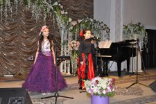 13 yaşlı azərbaycanlı pianoçu Almaniyada beynəlxalq müsabiqənin qalibi olub (FOTO)