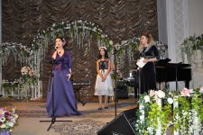 13 yaşlı azərbaycanlı pianoçu Almaniyada beynəlxalq müsabiqənin qalibi olub (FOTO)