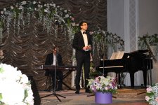 13 yaşlı azərbaycanlı pianoçu Almaniyada beynəlxalq müsabiqənin qalibi olub (FOTO)