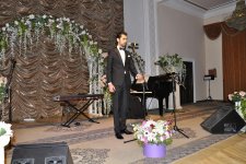 13 yaşlı azərbaycanlı pianoçu Almaniyada beynəlxalq müsabiqənin qalibi olub (FOTO)