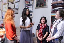 Nigeriyanın televiziya ulduzları Azərbaycanın milli geyimlərində (FOTO)