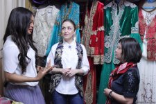 Nigeriyanın televiziya ulduzları Azərbaycanın milli geyimlərində (FOTO)