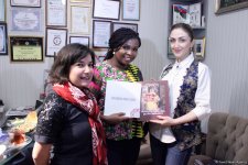 Nigeriyanın televiziya ulduzları Azərbaycanın milli geyimlərində (FOTO)