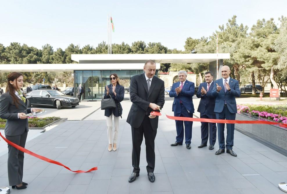 Prezident İlham Əliyev və birinci xanım Mehriban Əliyeva Bona Dea Beynəlxalq Hospitalının açılışında iştirak ediblər (FOTO) (YENİLƏNİB)