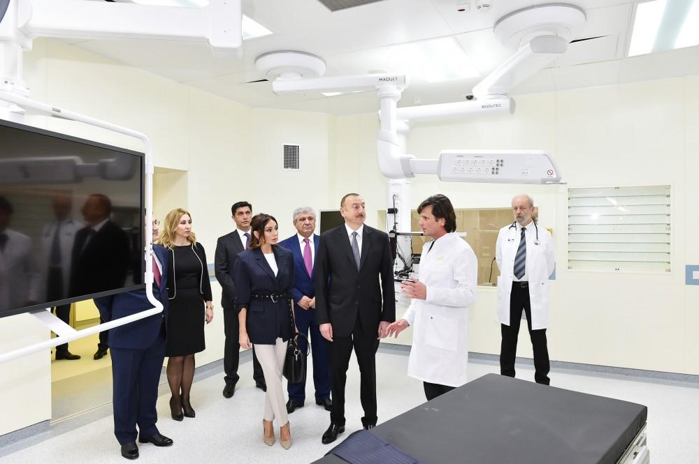 Prezident İlham Əliyev və birinci xanım Mehriban Əliyeva Bona Dea Beynəlxalq Hospitalının açılışında iştirak ediblər (FOTO) (YENİLƏNİB)