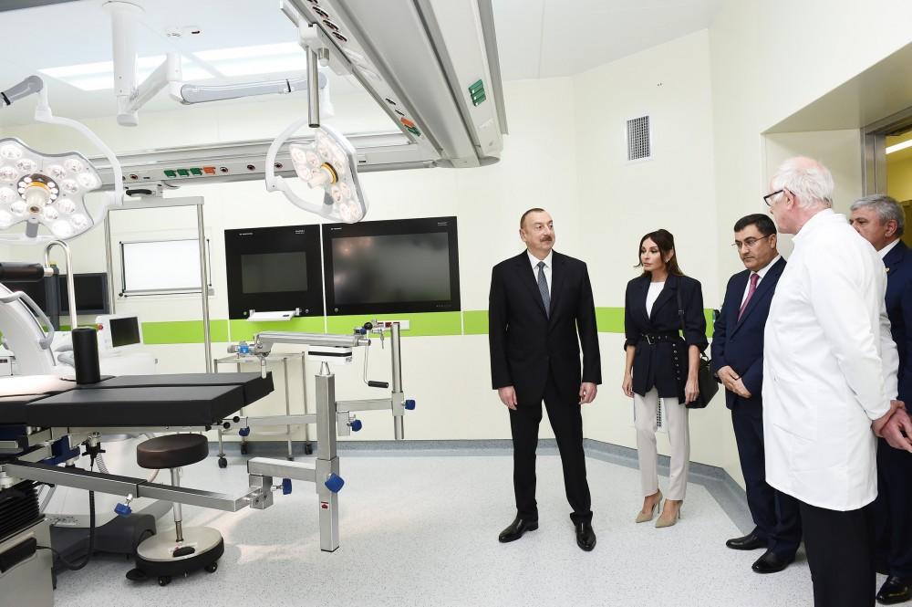 Prezident İlham Əliyev və birinci xanım Mehriban Əliyeva Bona Dea Beynəlxalq Hospitalının açılışında iştirak ediblər (FOTO) (YENİLƏNİB)