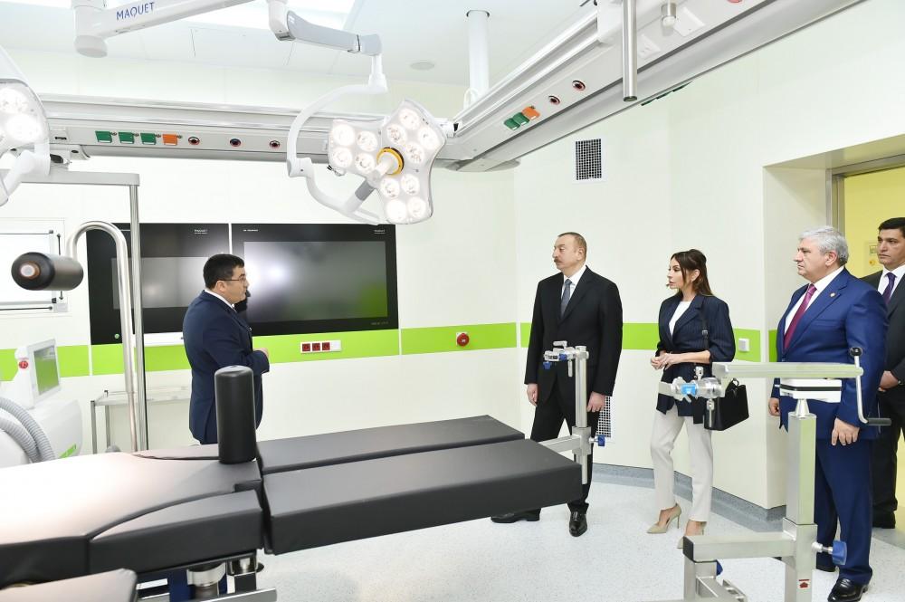 Prezident İlham Əliyev və birinci xanım Mehriban Əliyeva Bona Dea Beynəlxalq Hospitalının açılışında iştirak ediblər (FOTO) (YENİLƏNİB)