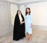 Birinci vitse-prezident Mehriban Əliyeva İran Prezidentinin qadın və ailə məsələləri üzrə müavini ilə görüşüb (FOTO) (YENİLƏNİB)