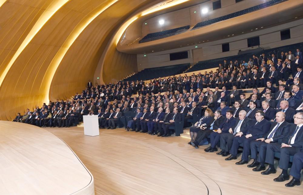 Azərbaycan və İran prezidentləri biznes forumda iştirak ediblər (FOTO) (YENİLƏNİB-4)
