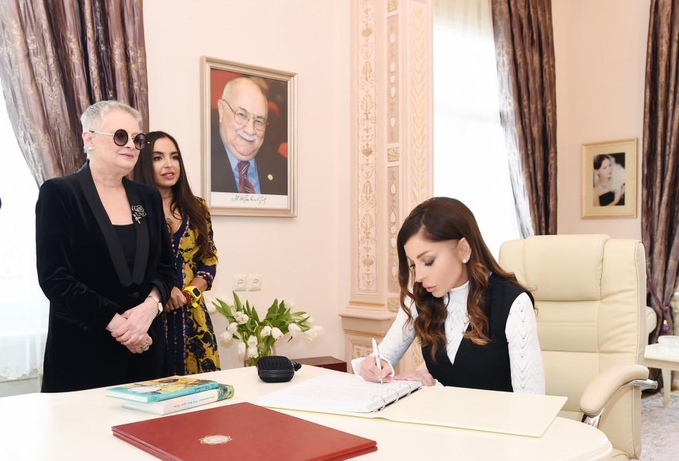 Birinci vitse-prezident Mehriban Əliyeva Bakıda Maqsud İbrahimbəyov Yaradıcılıq Mərkəzinin açılış mərasimində iştirak edib (FOTO) (YENİLƏNİB)