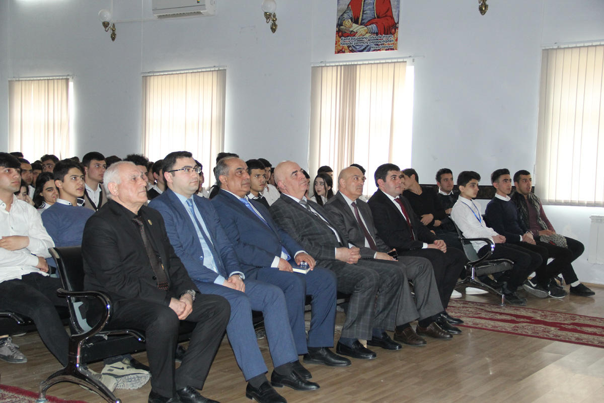 Peşə Təhsili Mərkəzində aprel döyüşlərinə həsr olunmuş tədbir keçirilib (FOTO)
