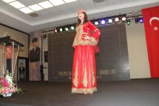 Azərbaycan nümayəndələri İstanbulda “İlin adamı” mükafatına layiq görülüblər – Rəngarəng dəfilə (FOTO)