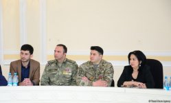 Yunus Oğuzun aprel döyüşlərindən bəhs edən romanı təqdim olundu (FOTO)