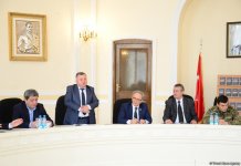 Yunus Oğuzun aprel döyüşlərindən bəhs edən romanı təqdim olundu (FOTO)