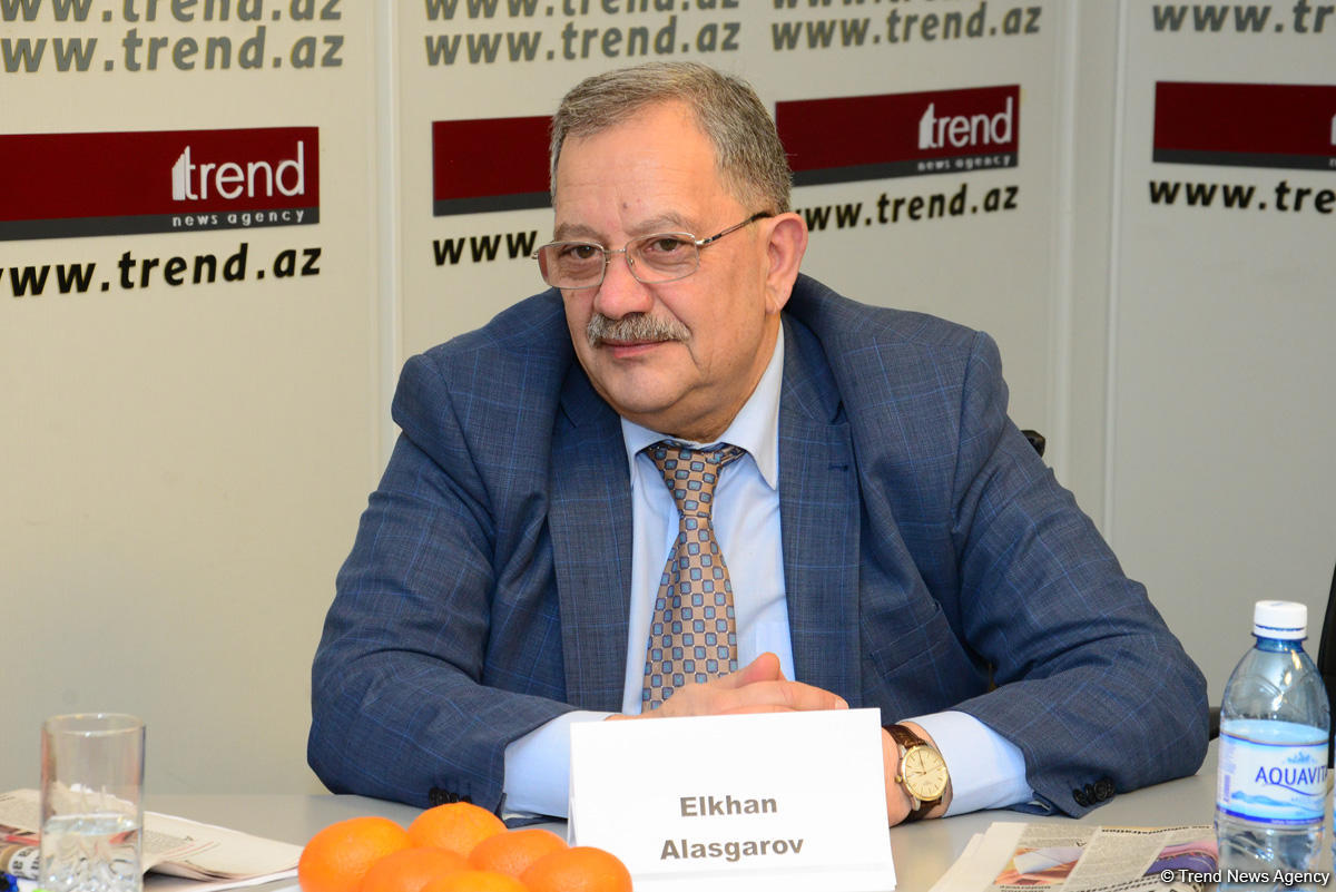 Trend İnformasiya Agentliyində prezident seçkilərini işıqlandırmaq üçün Azərbaycana gələn xarici jurnalistlərlə görüş keçirilib (FOTO)