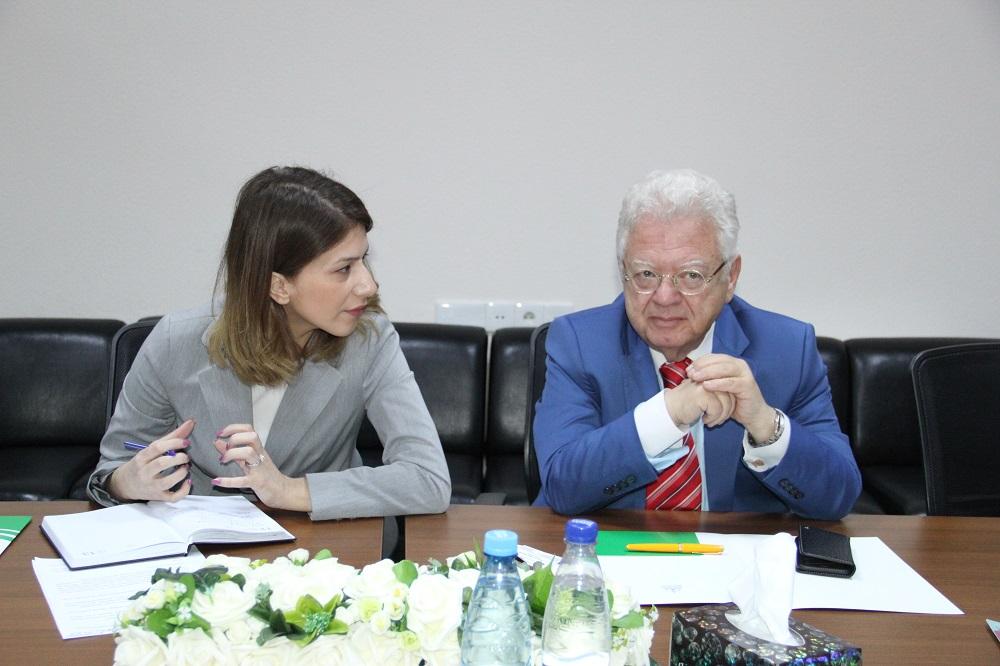 Yunanıstan səfiri Bilik Fondunda olub (FOTO)