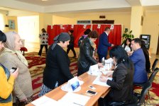 Azərbaycanda prezident seçkilərində səsvermə başladı (FOTO)
