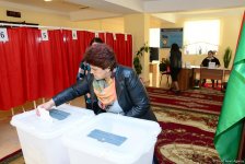 Azərbaycanda prezident seçkilərində səsvermə başladı (FOTO)