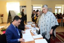 Azərbaycanda prezident seçkilərində səsvermə başladı (FOTO)