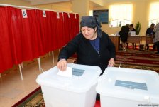 Azərbaycanda prezident seçkilərində səsvermə başladı (FOTO)