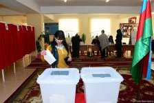 Azərbaycanda prezident seçkilərində səsvermə başladı (FOTO)