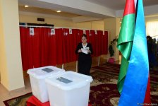Azərbaycanda prezident seçkilərində səsvermə başladı (FOTO)