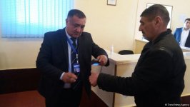 Məhbuslar prezident seçkilərində iştirak edir (FOTO)