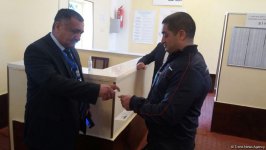 Məhbuslar prezident seçkilərində iştirak edir (FOTO)
