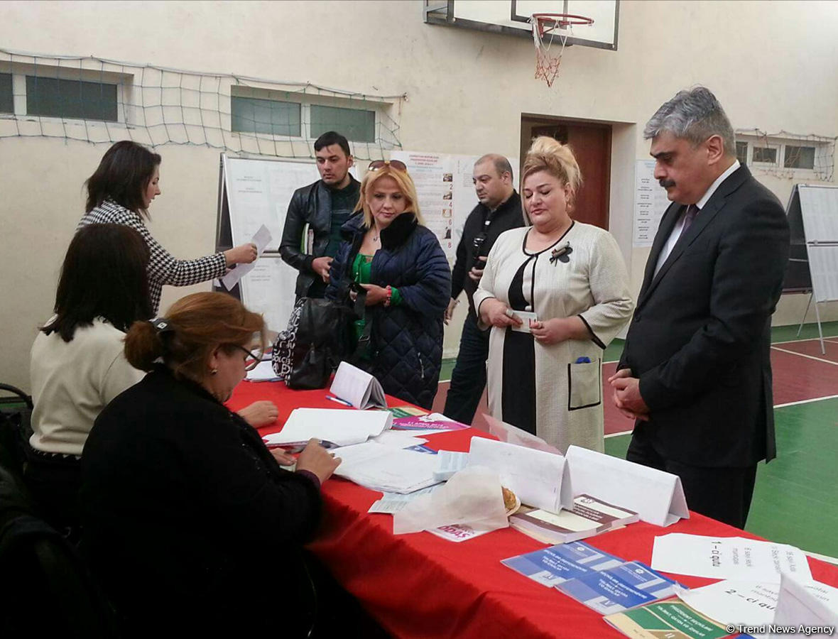 Maliyyə naziri: Mən Azərbaycan xalqının gələcəyini təmin edə biləcək namizədə səs verdim (FOTO)