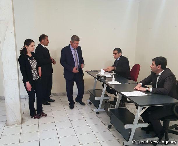 Azərbaycanın Təbrizdəki Baş konsulluğunda yaradılmış məntəqədə səsvermə davam edir (FOTO)